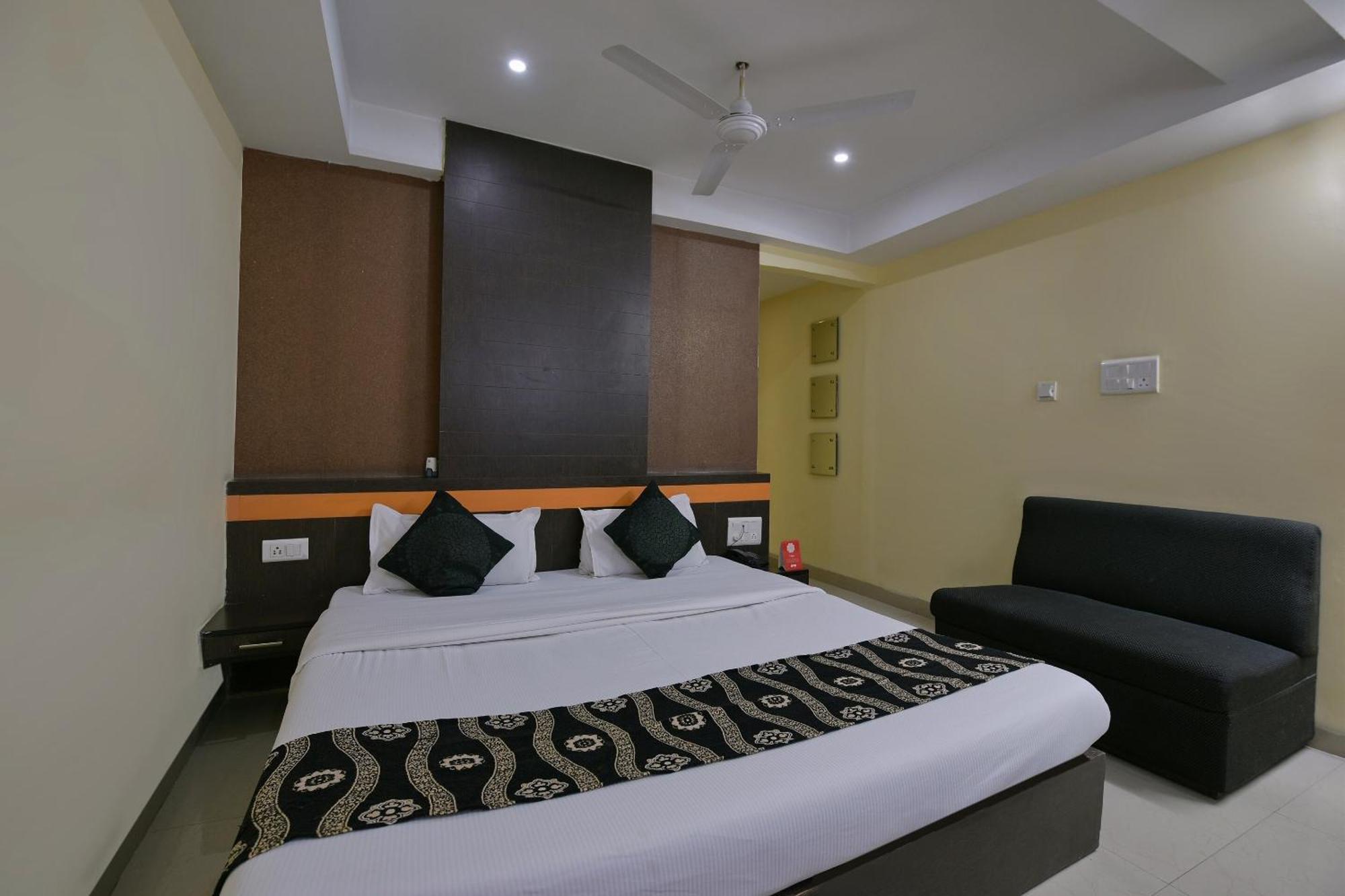 Collection O Diamond And Residences Indore Extérieur photo
