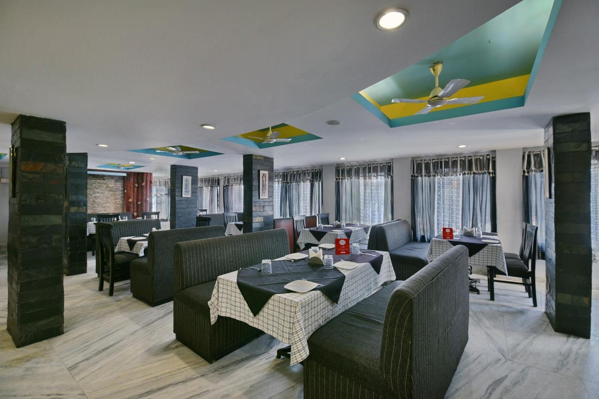 Collection O Diamond And Residences Indore Extérieur photo