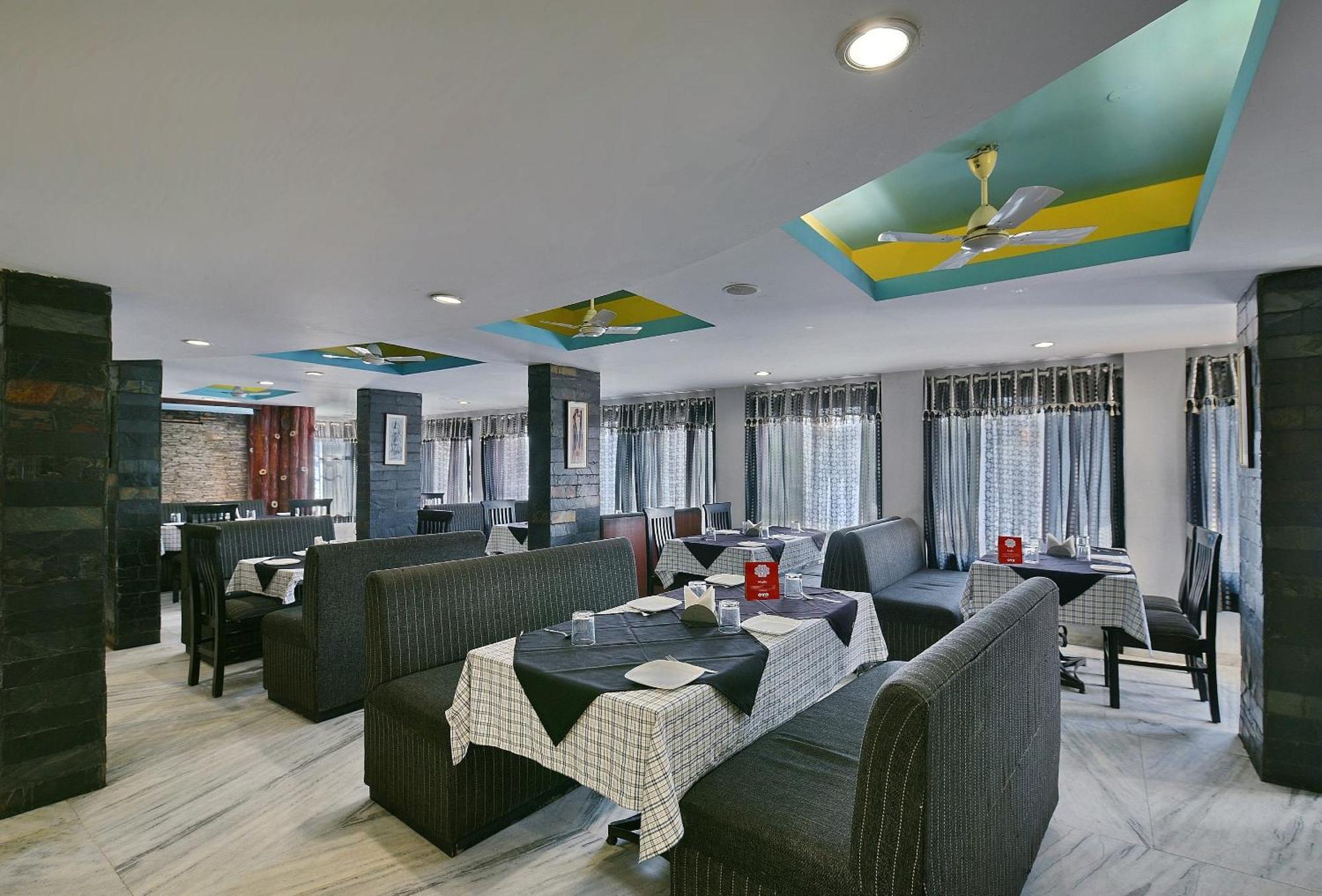 Collection O Diamond And Residences Indore Extérieur photo