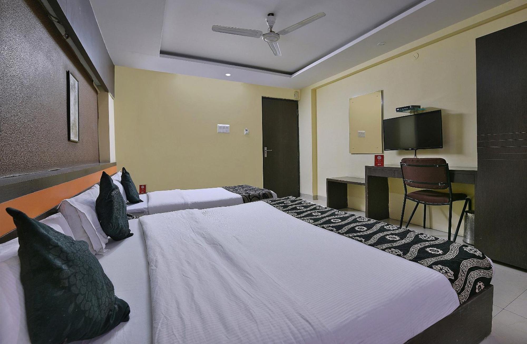 Collection O Diamond And Residences Indore Extérieur photo